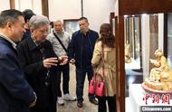 探宝福建非遗文化：寿山石雕、软木画和象园木雕工艺精品展亮相