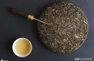 普洱茶的紧压茶与散装茶：为何前者更受青睐？