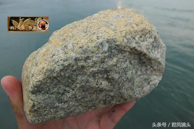 湖北宜昌：长江江滩，三峡奇石酷似烧饼！女娲补天留下五彩石？